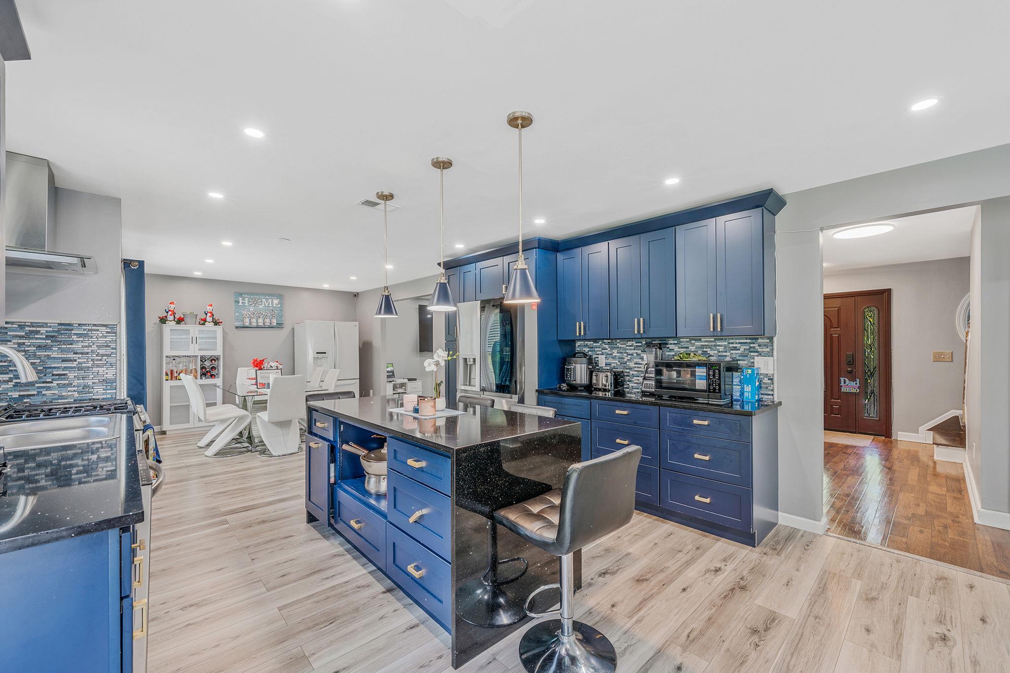 #18 photo, 11 Gladysz Way, Port Jefferson , NY 11777