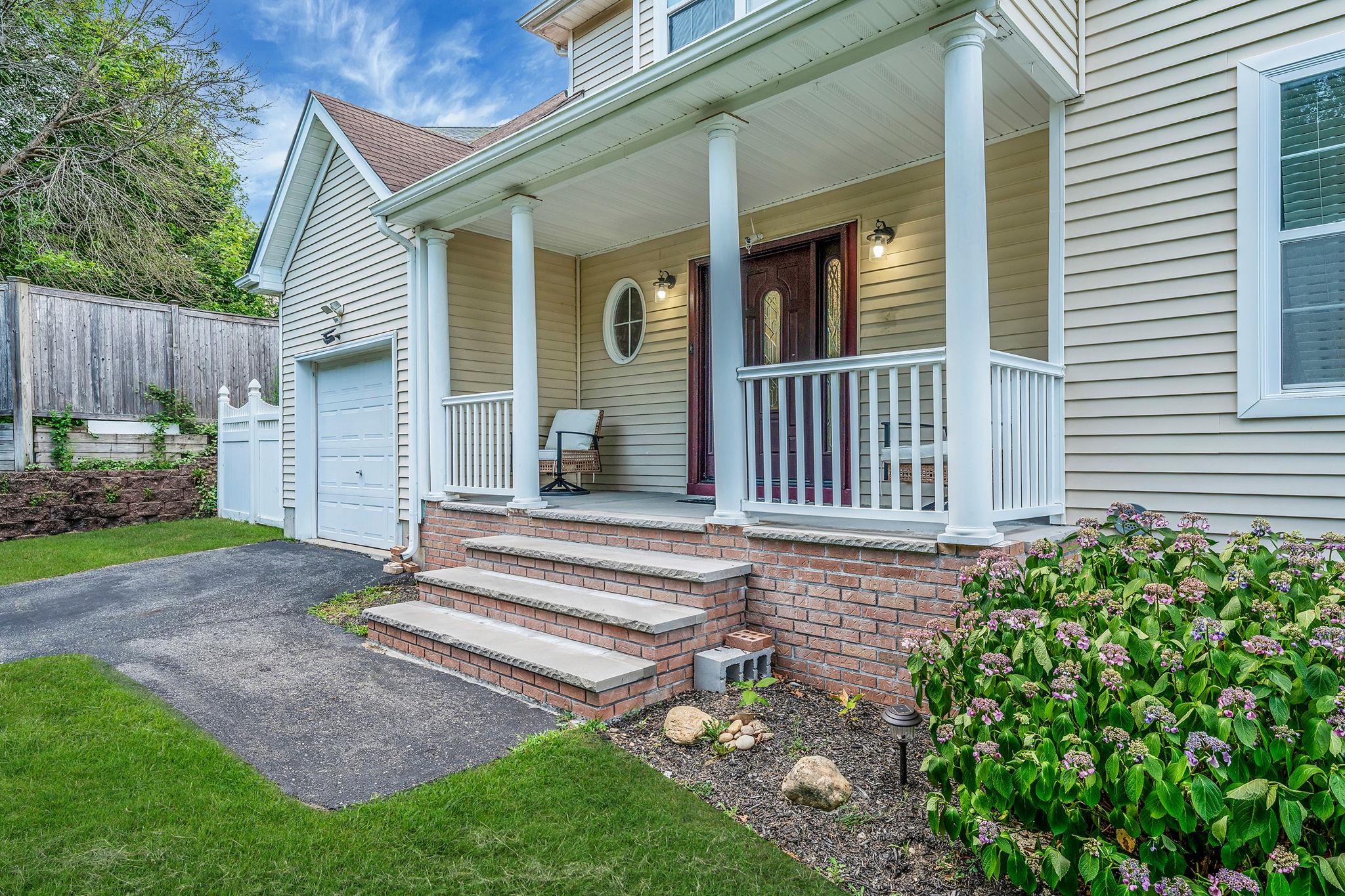 #3 photo, 11 Gladysz Way, Port Jefferson , NY 11777