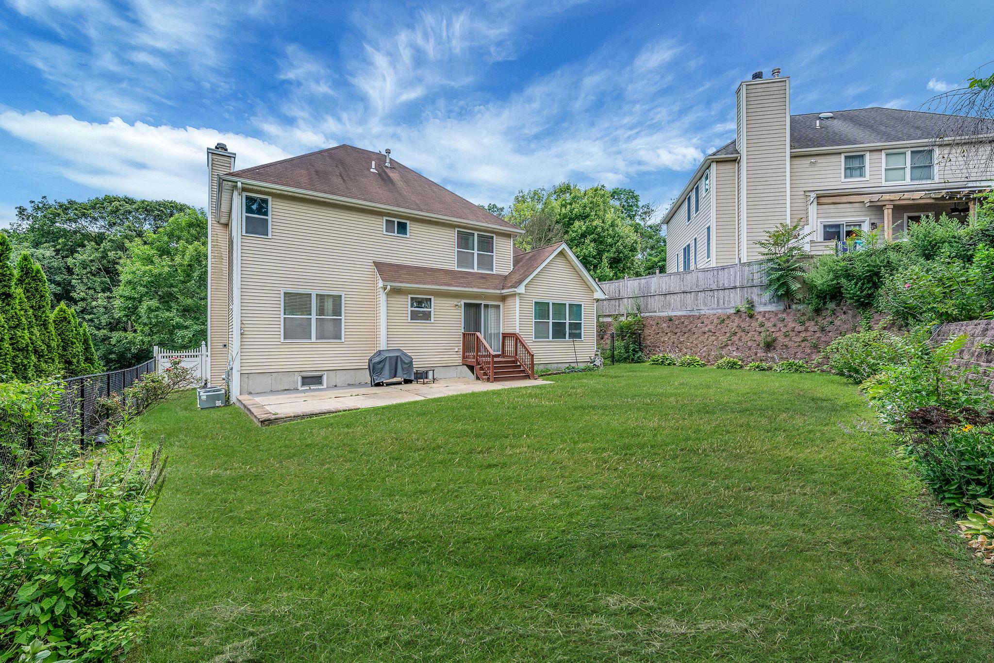 #6 photo, 11 Gladysz Way, Port Jefferson , NY 11777