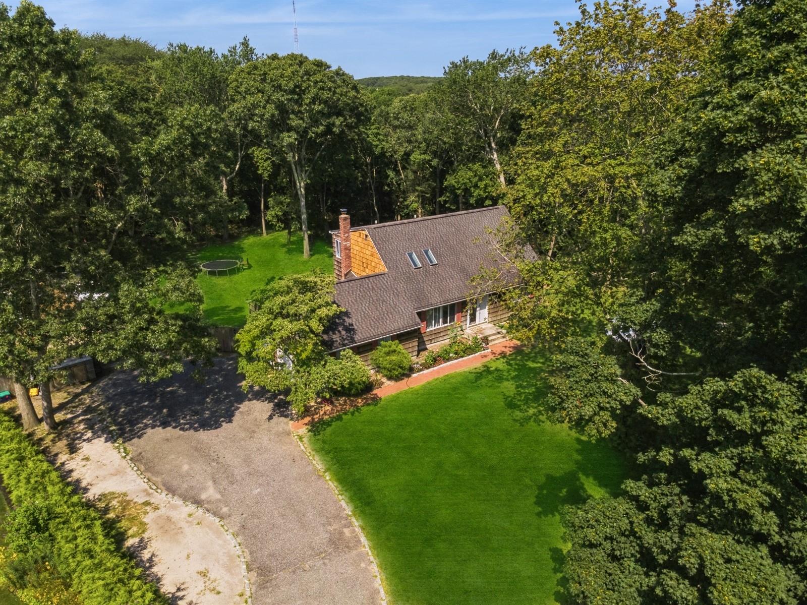 #1 photo, 65 Fox Run Lane, 東長島 Riverhead , NY 11901