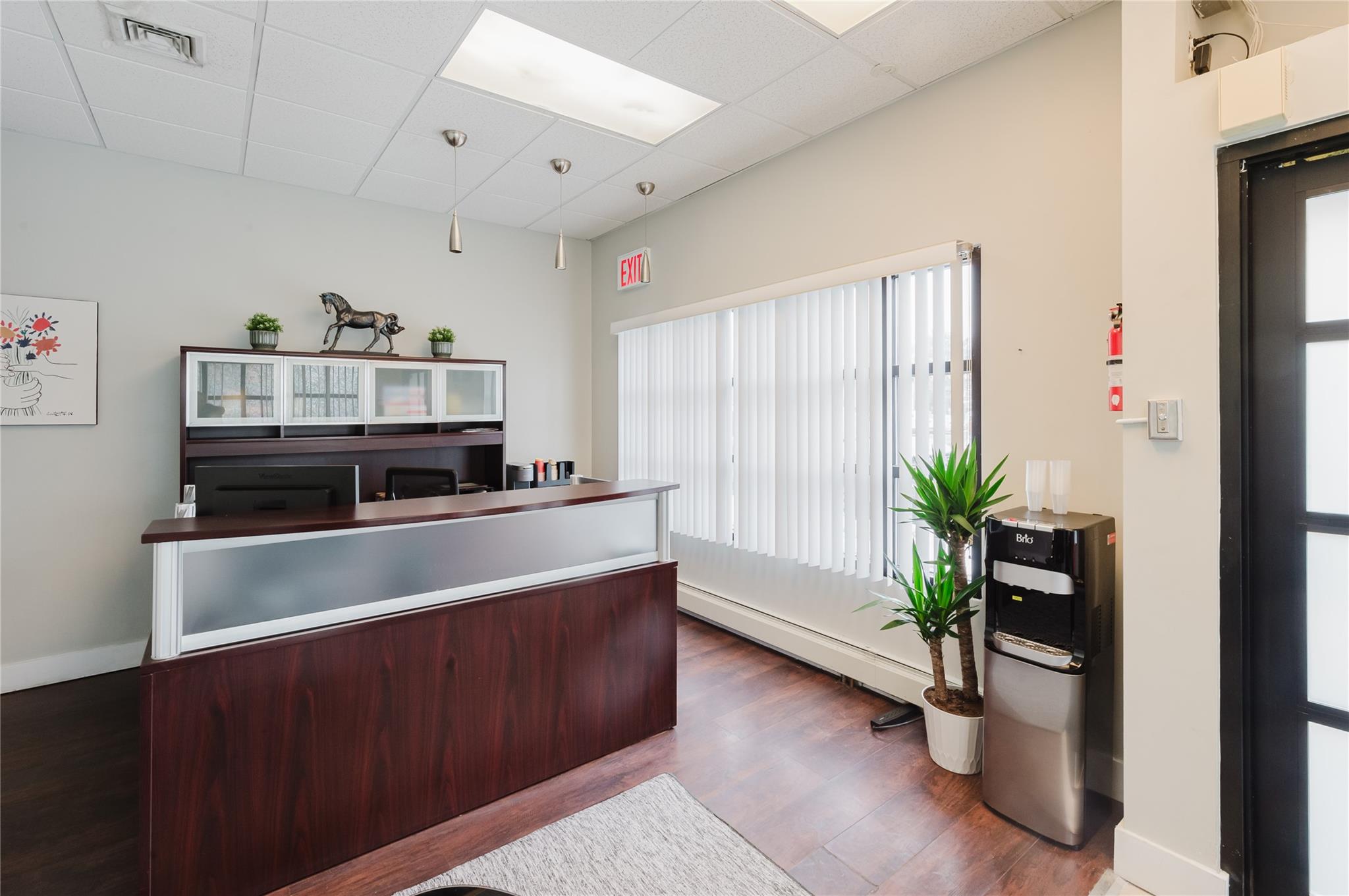 #3 photo, 98-22 Metropolitan Avenue, クイーンズ区 Forest Hills , NY 11375