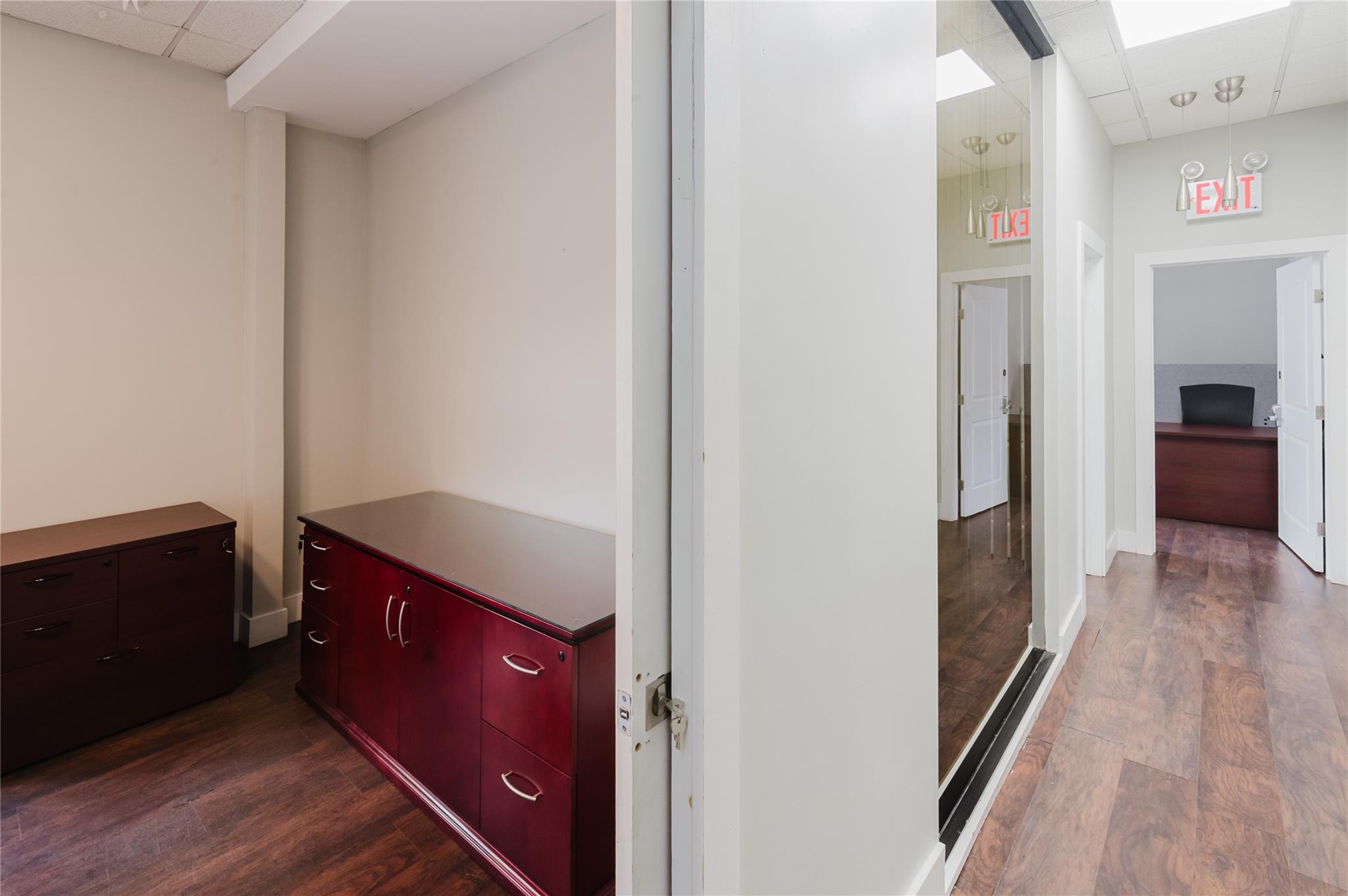 #4 photo, 98-22 Metropolitan Avenue, クイーンズ区 Forest Hills , NY 11375