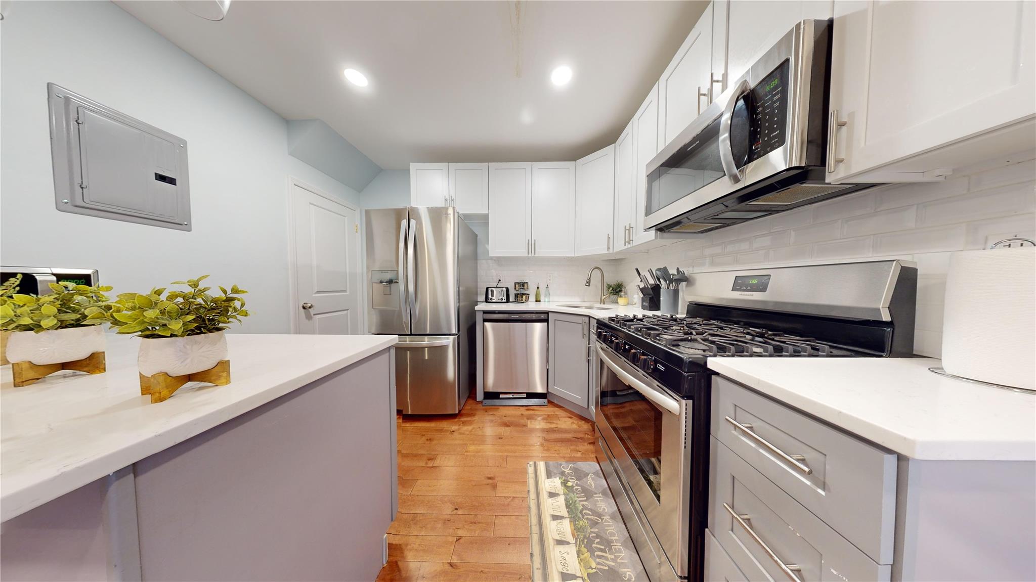 #10 photo, 114-13 203rd st 203rd Street, クイーンズ区 Jamaica , NY 11412