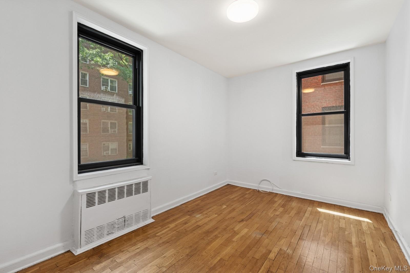 #10 photo, 139-15 83 Ave, クイーンズ区 Briarwood , NY 11435