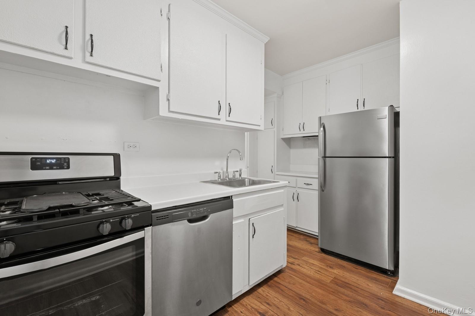 #12 photo, 139-15 83 Ave, クイーンズ区 Briarwood , NY 11435