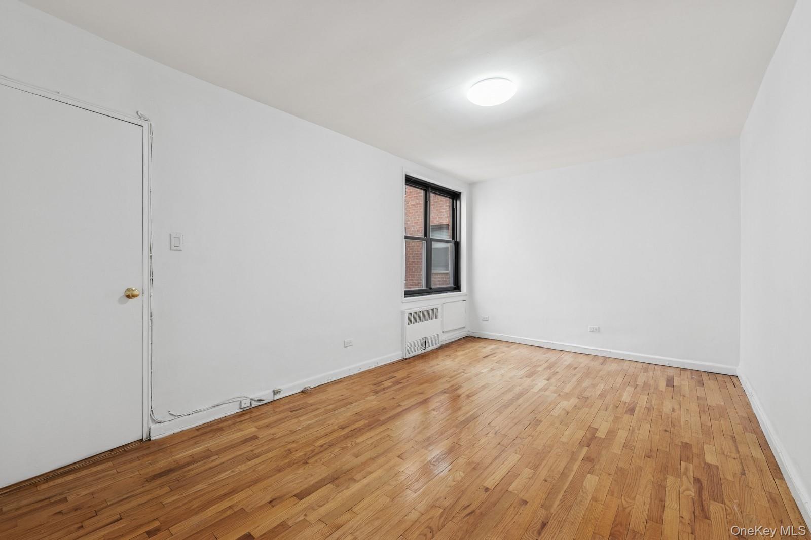 #14 photo, 139-15 83 Ave, クイーンズ区 Briarwood , NY 11435