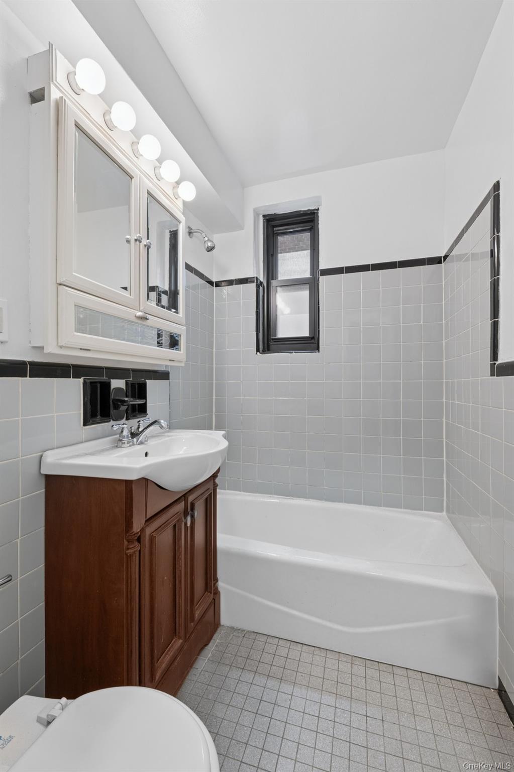 #17 photo, 139-15 83 Ave, クイーンズ区 Briarwood , NY 11435