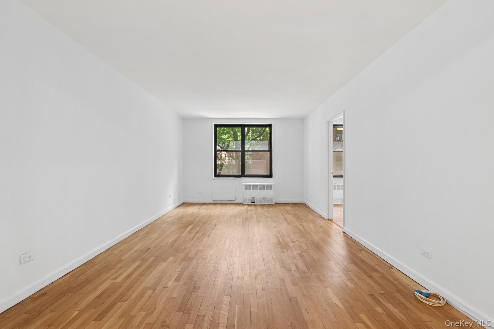 #9 photo, 139-15 83 Ave, クイーンズ区 Briarwood , NY 11435