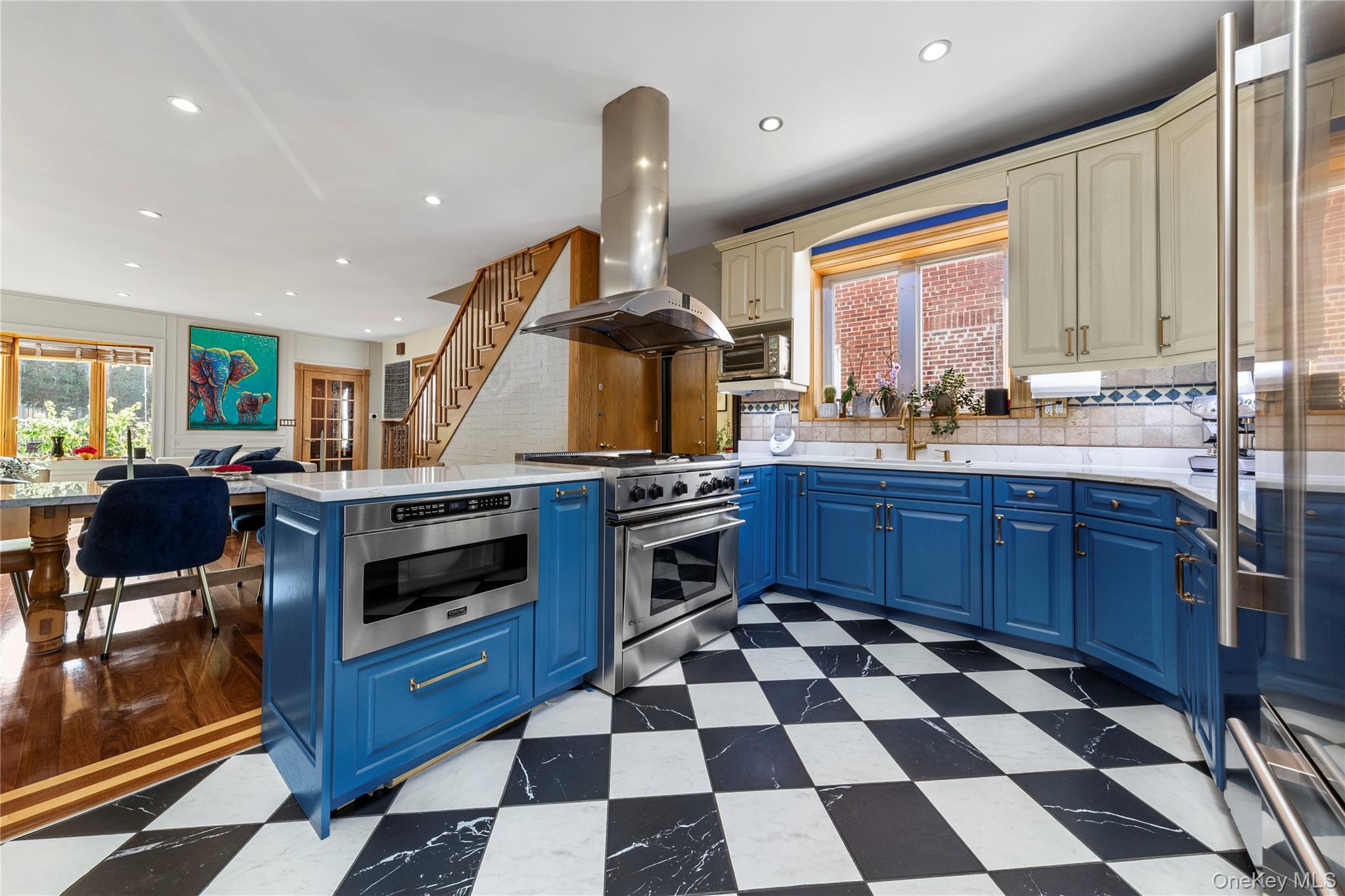 #10 photo, 33-39 84th Street, クイーンズ区 Jackson Heights , NY 11372