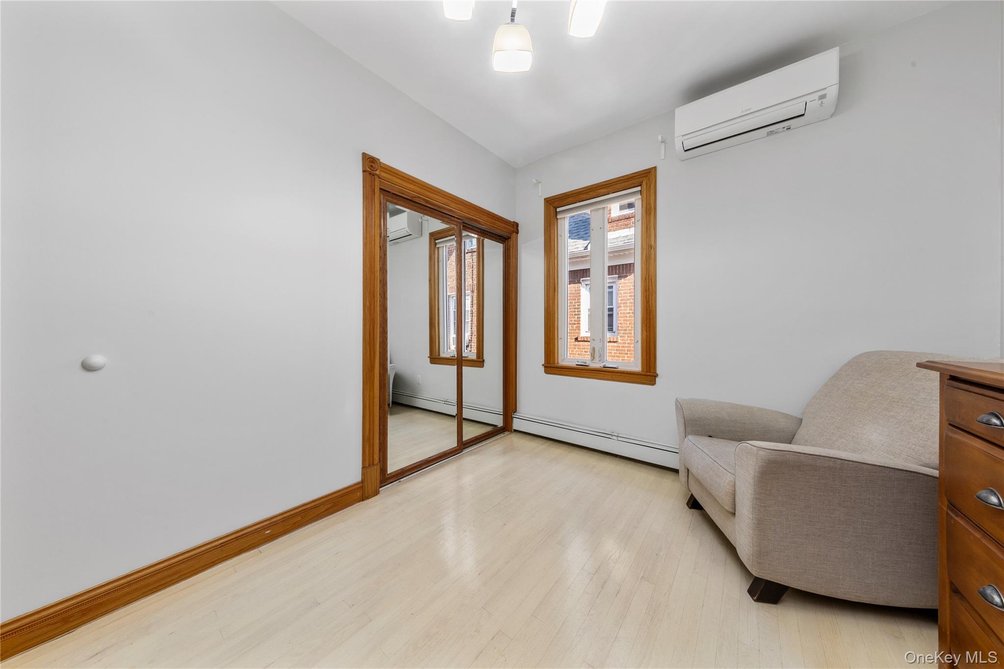 #19 photo, 33-39 84th Street, クイーンズ区 Jackson Heights , NY 11372