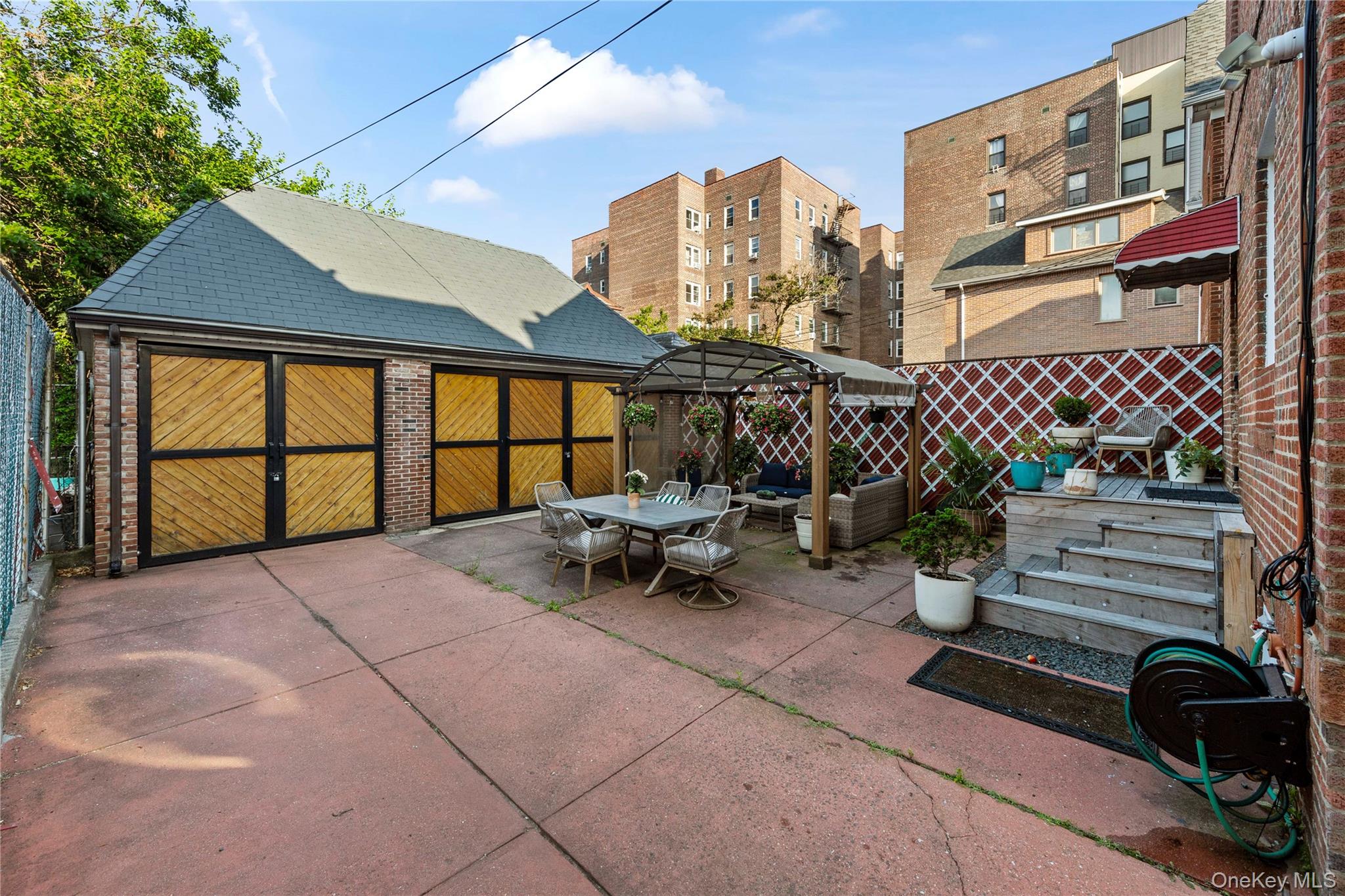 #4 photo, 33-39 84th Street, クイーンズ区 Jackson Heights , NY 11372