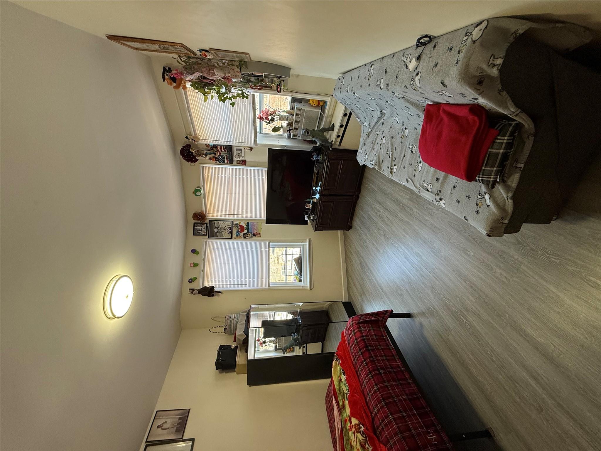 #5 photo, 2896 Heath Avenue, Bronx , NY 10463