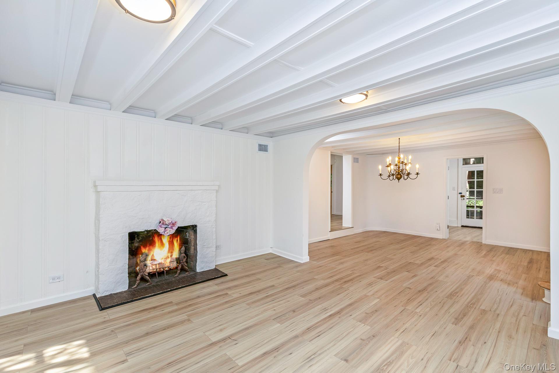 #10 photo, 122 Main Street, ナッソー郡 Roslyn , NY 11576