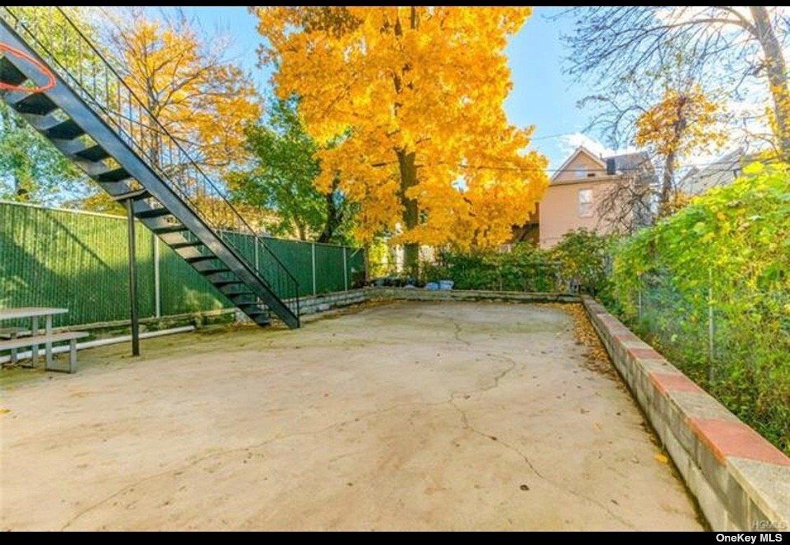 #3 photo, 832 E 224th Street, ブロンクス区 Bronx , NY 10466