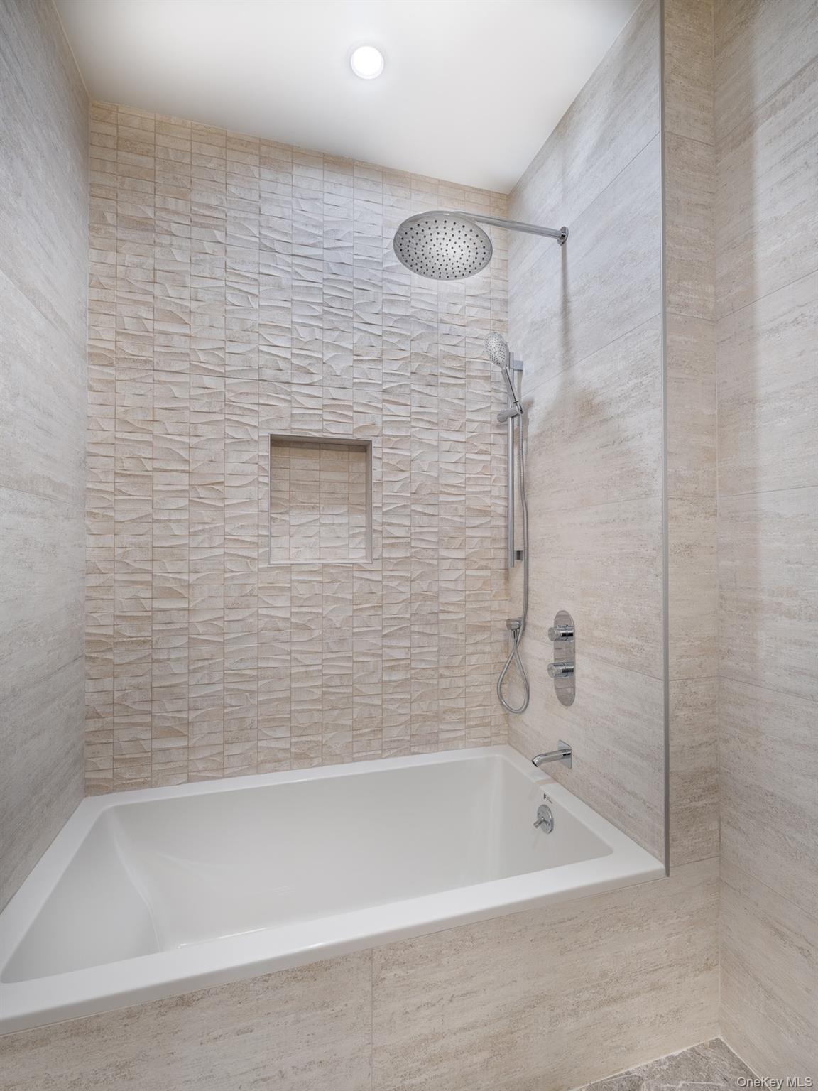 #7 photo, 21-31 Shore Blvd, クイーンズ区 Astoria , NY 11105