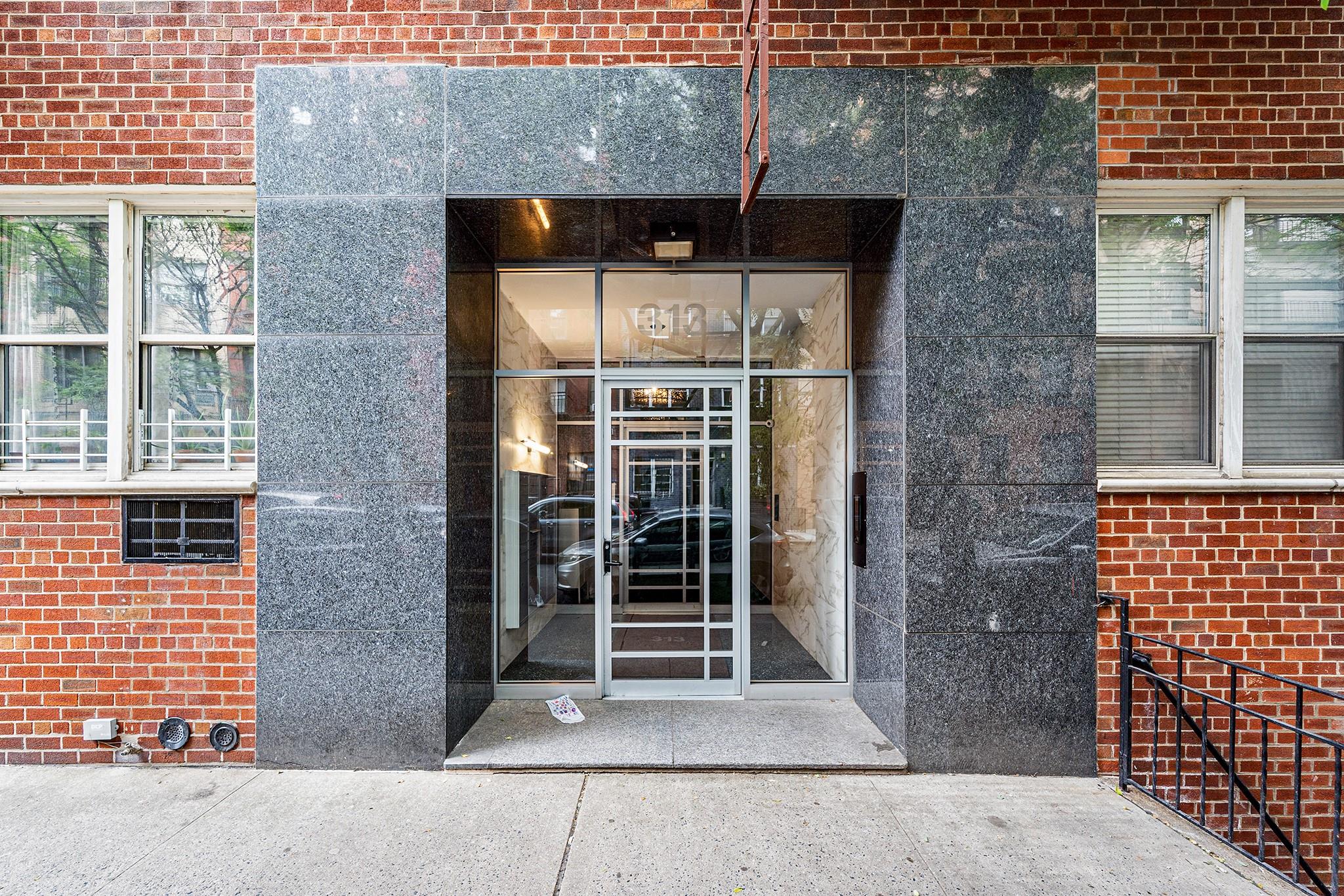 #11 photo, 313 E 89th Street, マンハッタン New York (Manhattan) , NY 10128