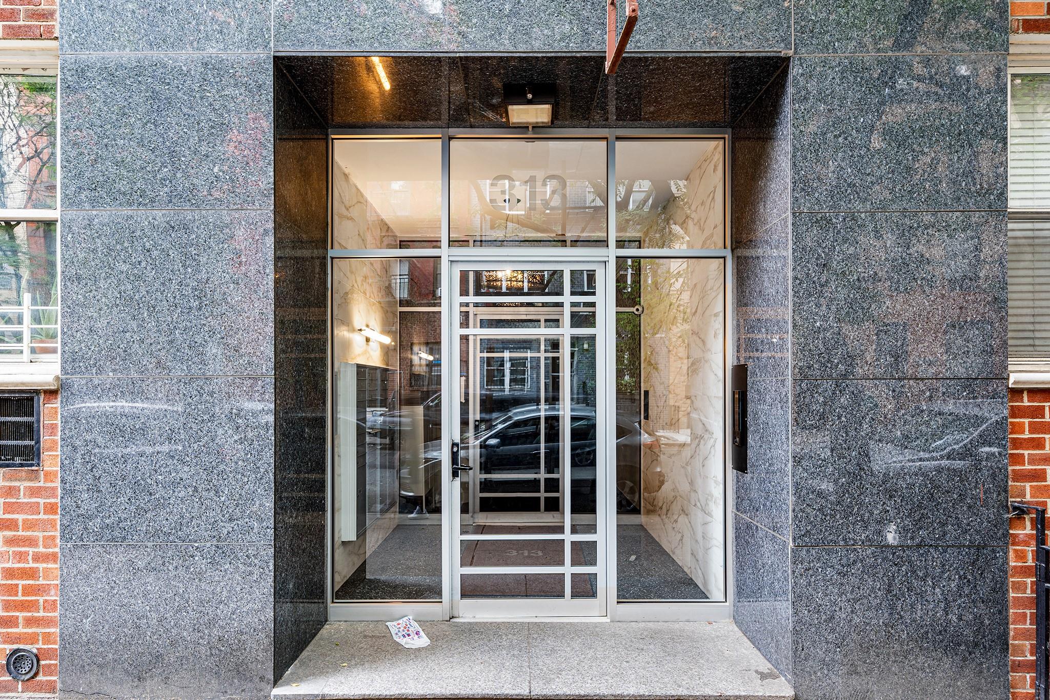 #12 photo, 313 E 89th Street, マンハッタン New York (Manhattan) , NY 10128