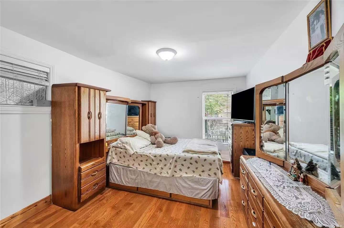 #6 photo, 9-03 127th Street, クイーンズ区 College Point , NY 11356