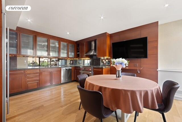 #5 photo, 30 E 76TH Street, Lenox Hill , NY 10021