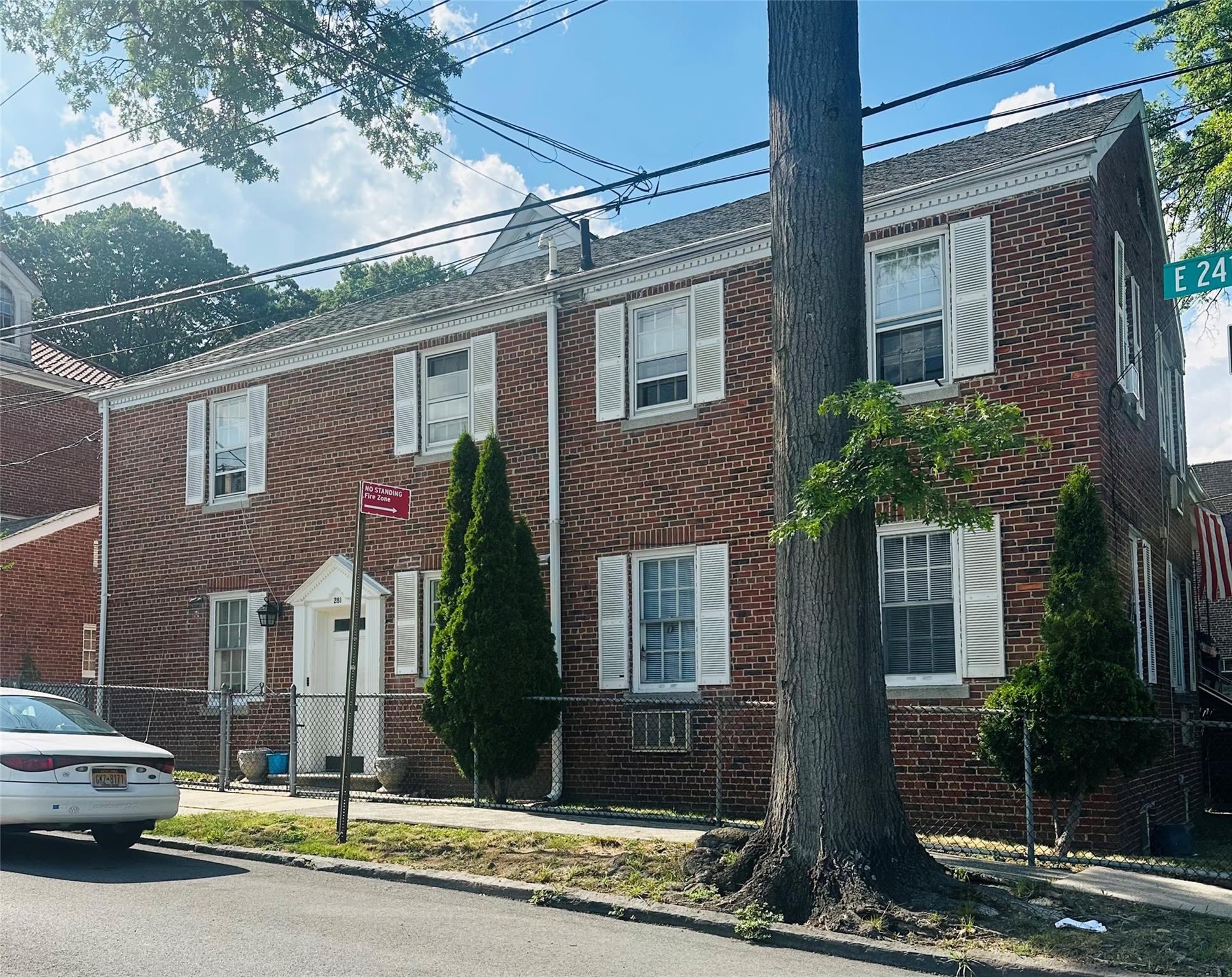 #1 photo, 281 E 241st Street, 布朗士 Bronx , NY 10470