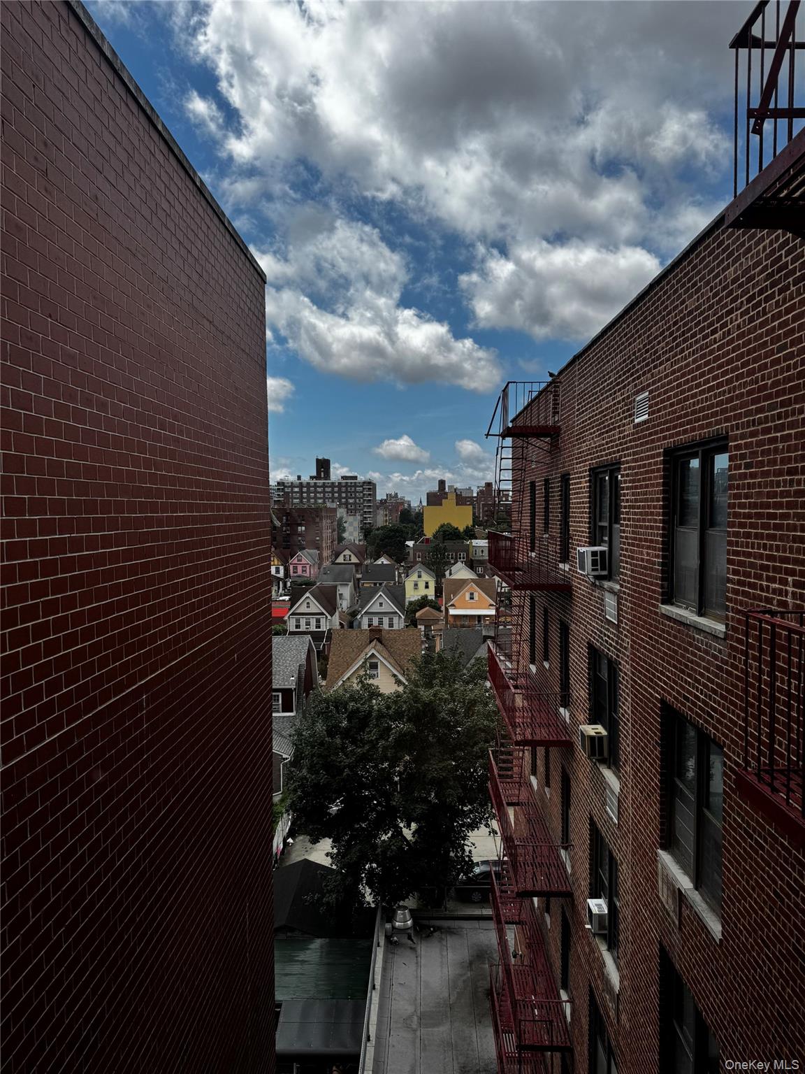 #5 photo, 87-20 175th Street, クイーンズ区 Jamaica , NY 11432