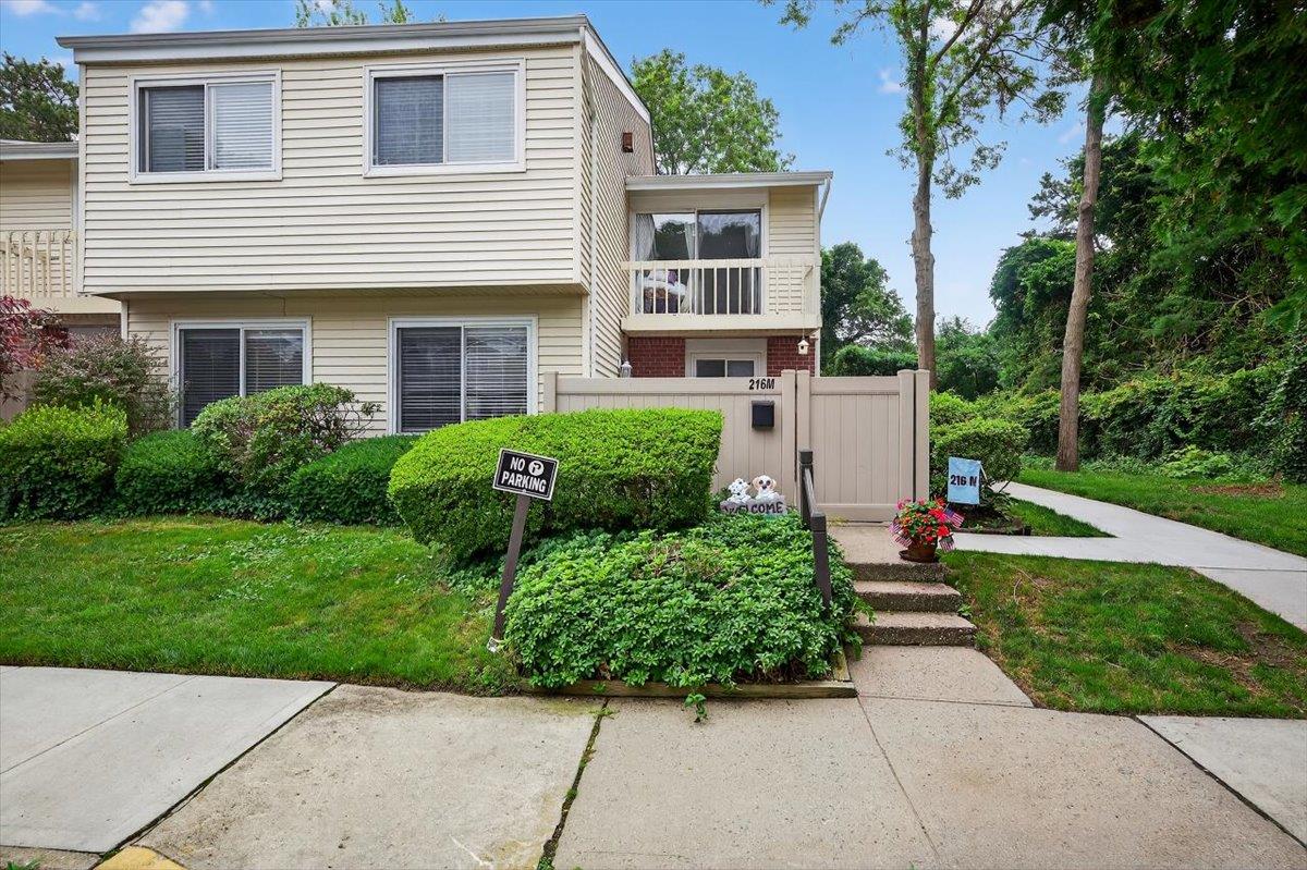 #1 photo, 216 Unit M Springmeadow Drive, 東長島 Holbrook , NY 11741