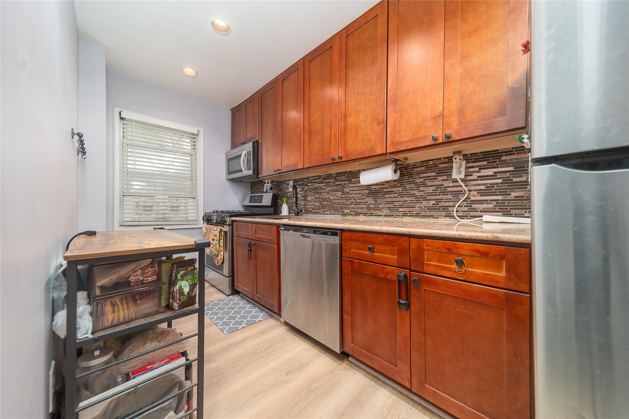 #3 photo, 68-18 140th Street, Flushing , NY 11367