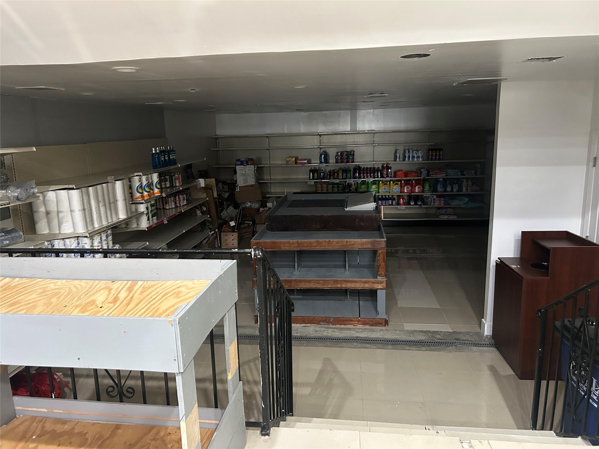 #5 photo, 104-65 Roosevelt ave, クイーンズ区 Corona , NY 11368