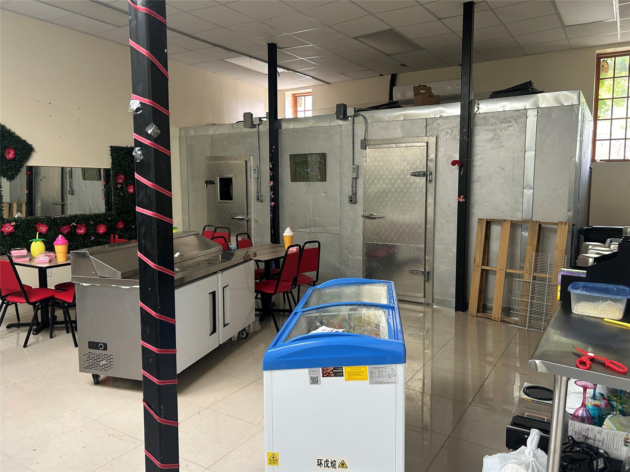 #6 photo, 104-65 Roosevelt ave, クイーンズ区 Corona , NY 11368