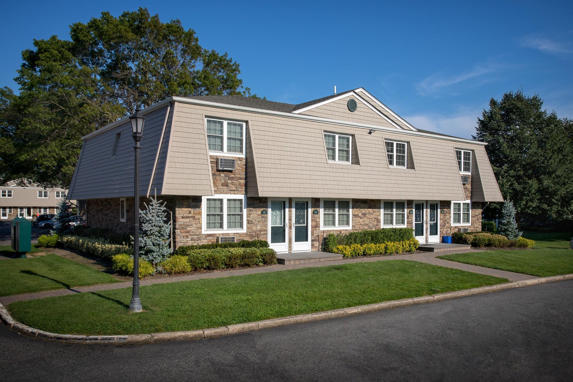 #1 photo, 706 Imperial Way, 東長島 Bayport , NY 11705