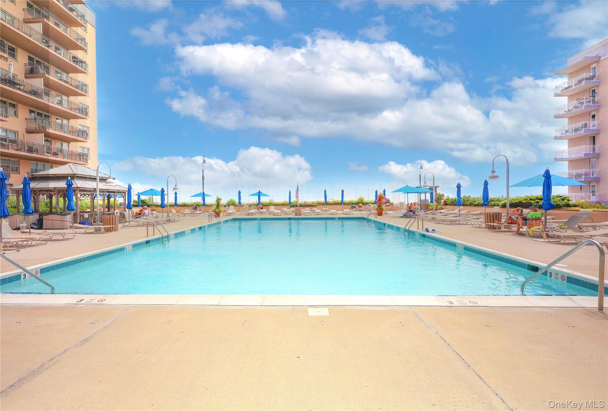 #17 photo, 25 Neptune Boulevard, ナッソー郡 Long Beach , NY 11561