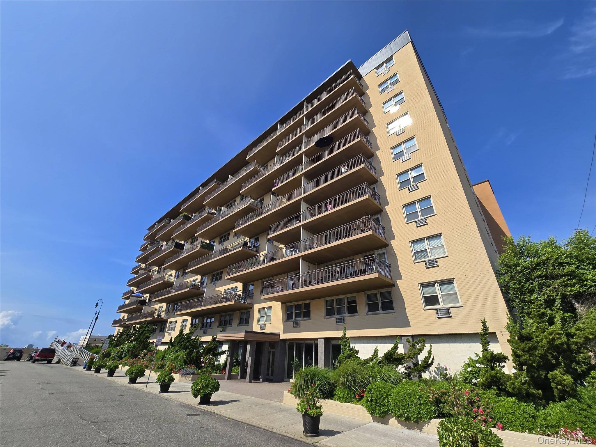 #2 photo, 25 Neptune Boulevard, ナッソー郡 Long Beach , NY 11561