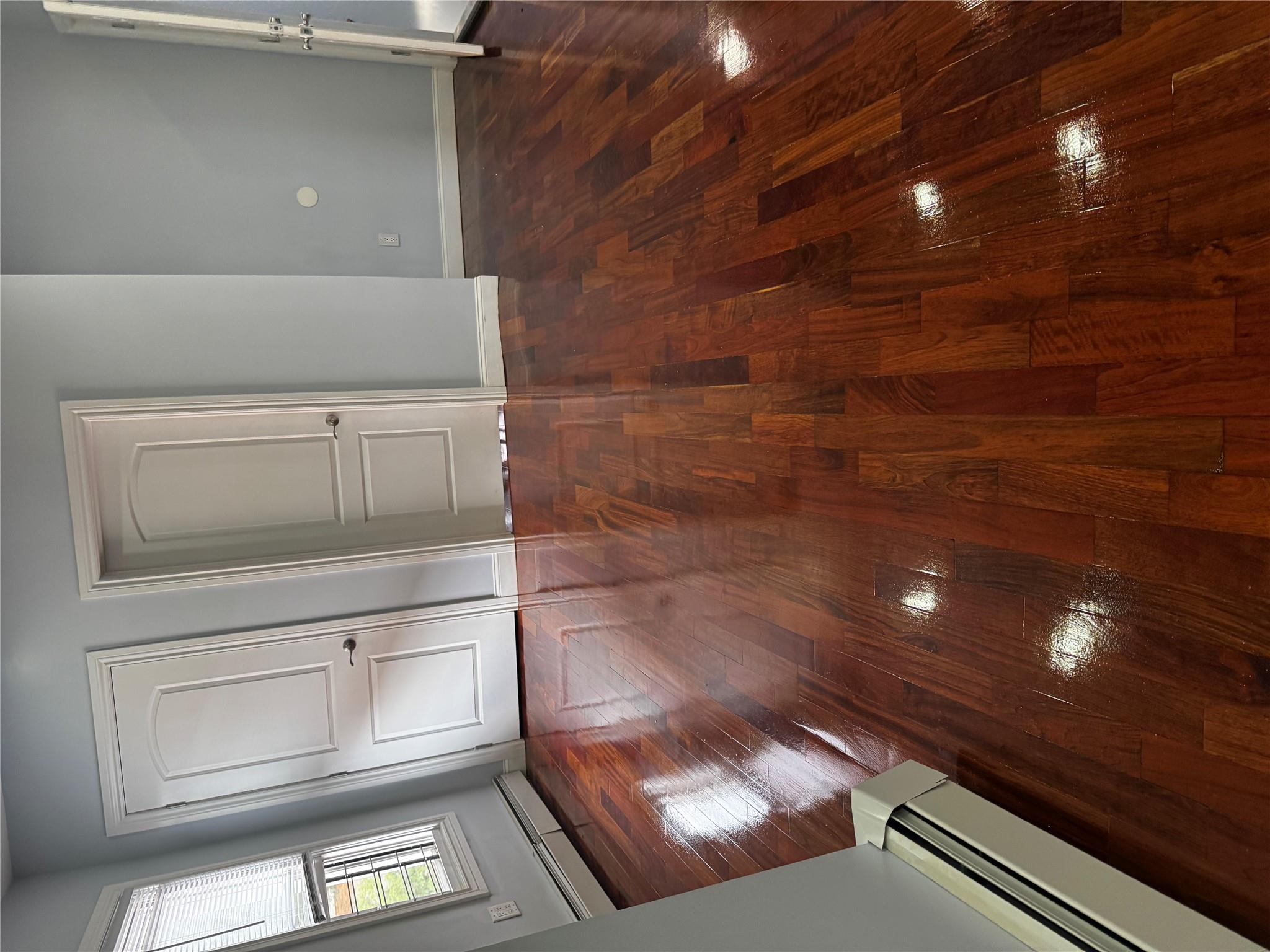 #1 photo, 818 E 216th Street, 布朗士 Bronx , NY 10467