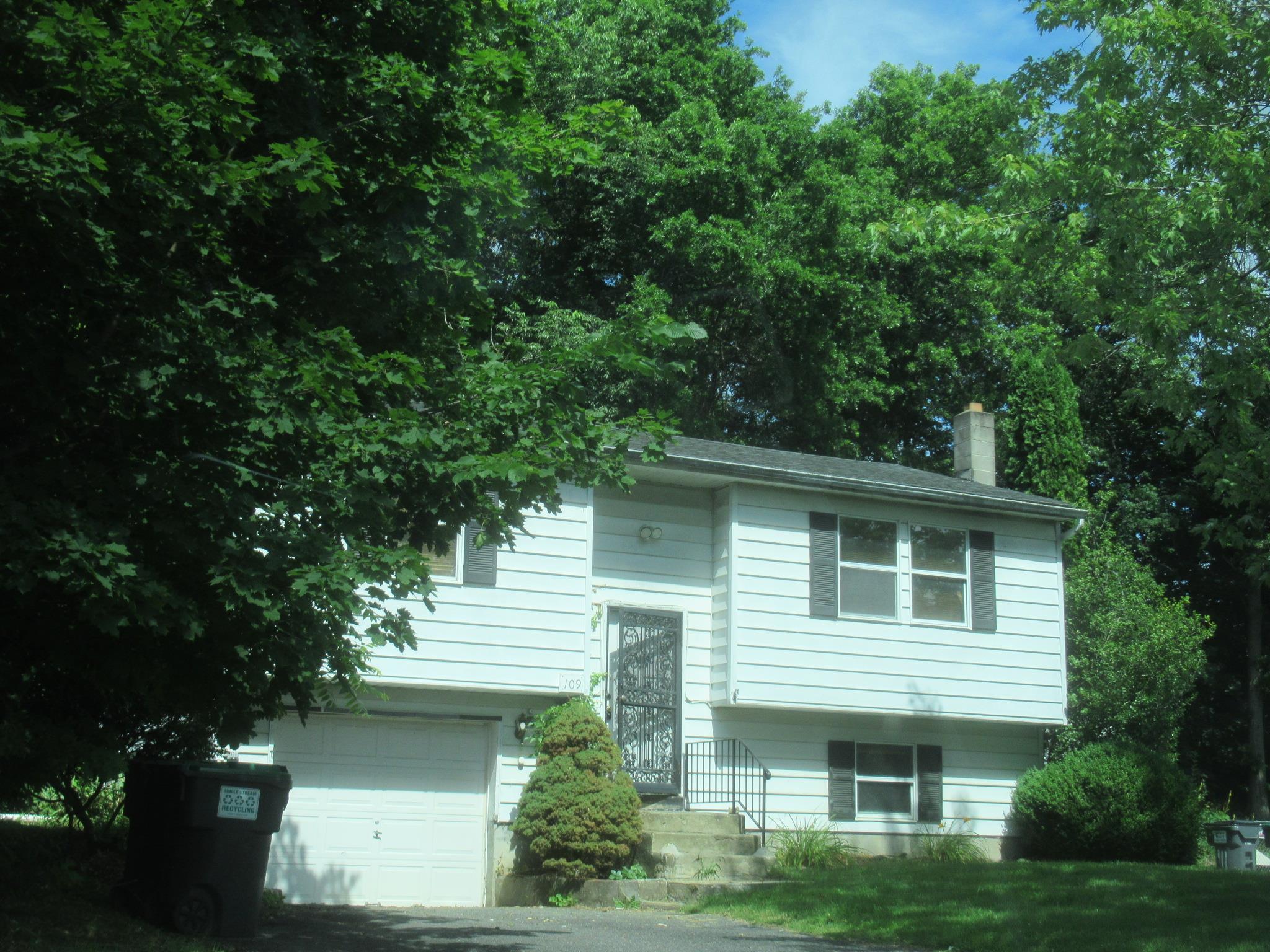 #1 photo, 109 Indian Trail, 紐約州 Montgomery , NY 12543