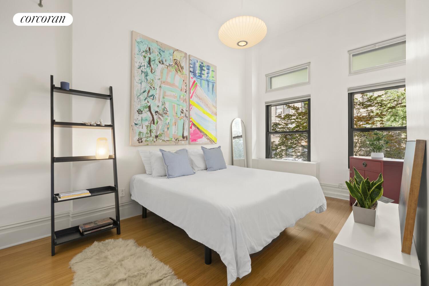 #12 photo, 56 W 71ST Street, マンハッタン Lincoln Square , NY 10023