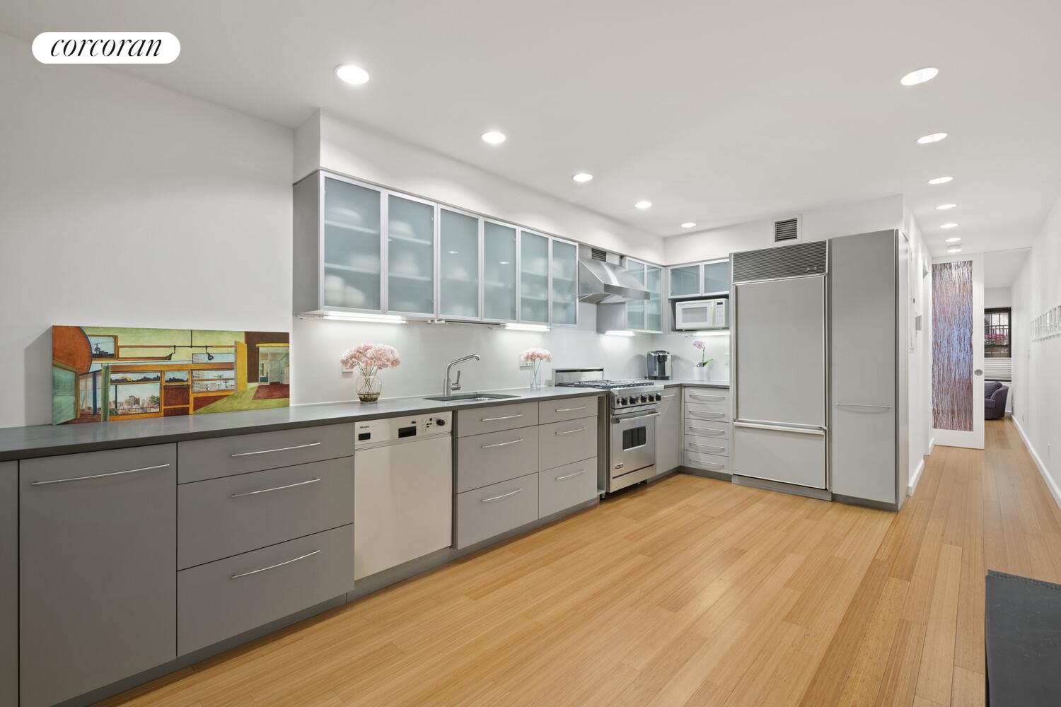 #9 photo, 56 W 71ST Street, マンハッタン Lincoln Square , NY 10023