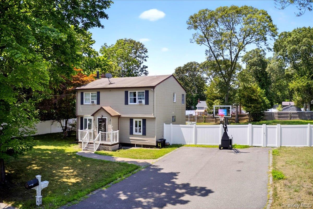 #4 photo, 4 Myrtle Lane, サフォーク郡 Coram , NY 11727