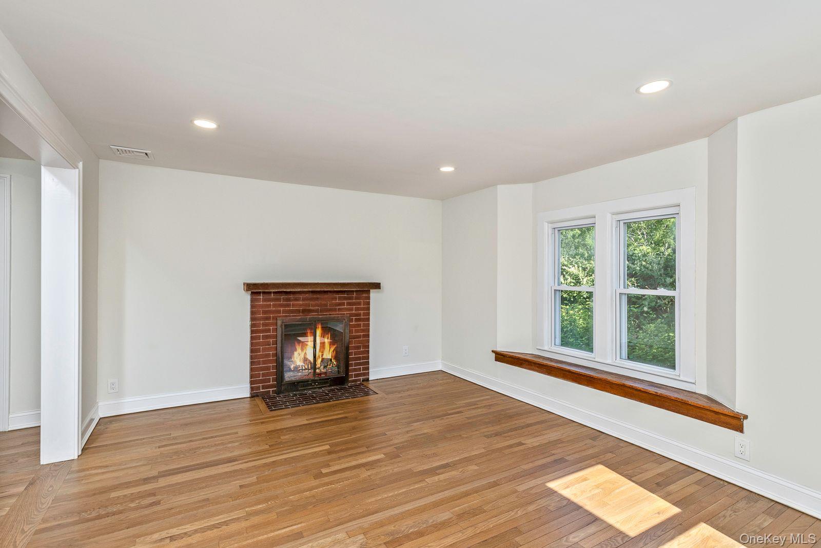 #11 photo, 48 Senix Avenue, サフォーク郡 Center Moriches , NY 11934