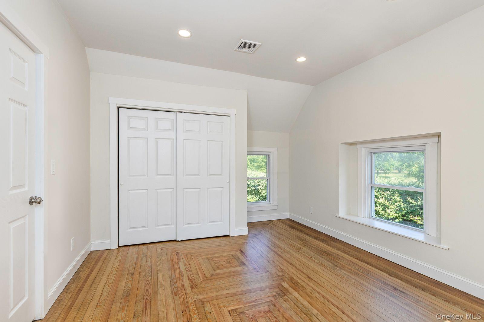 #17 photo, 48 Senix Avenue, サフォーク郡 Center Moriches , NY 11934