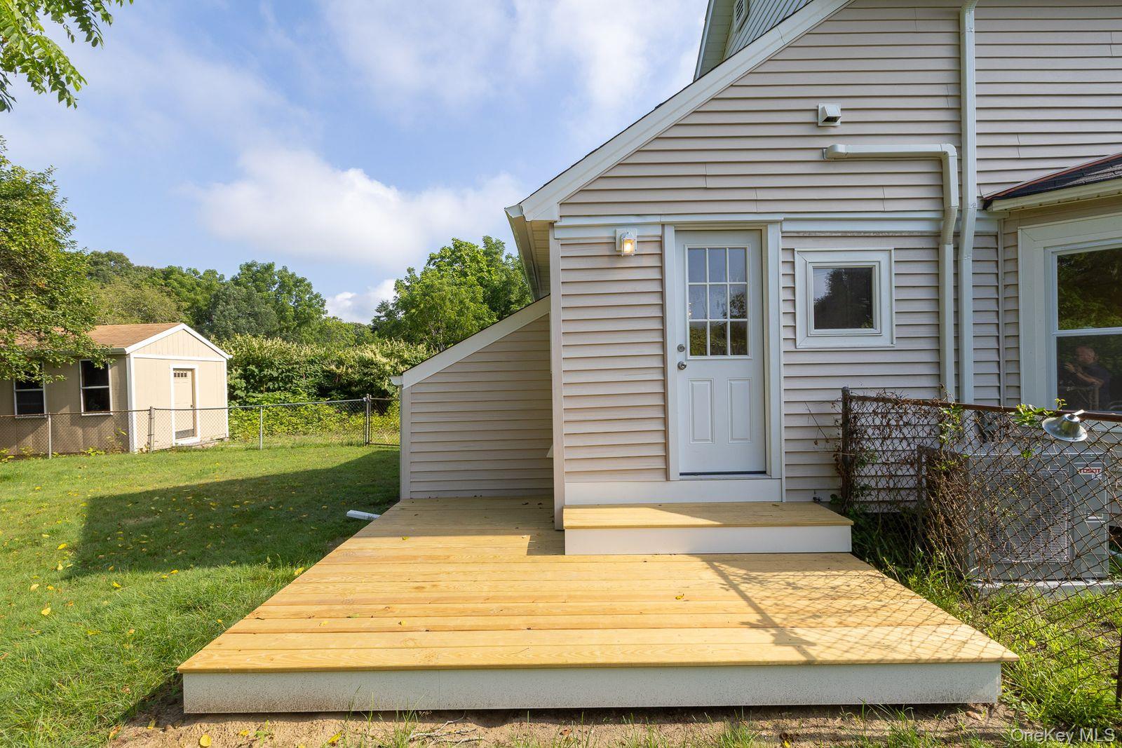 #4 photo, 48 Senix Avenue, サフォーク郡 Center Moriches , NY 11934