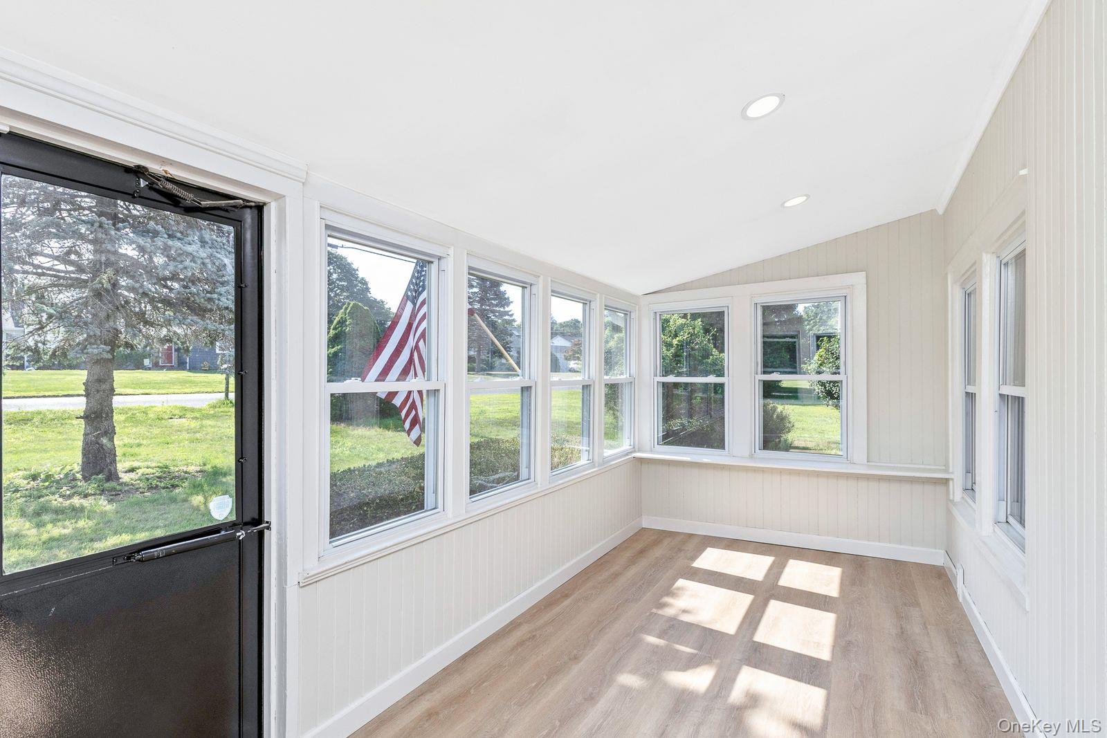 #6 photo, 48 Senix Avenue, サフォーク郡 Center Moriches , NY 11934