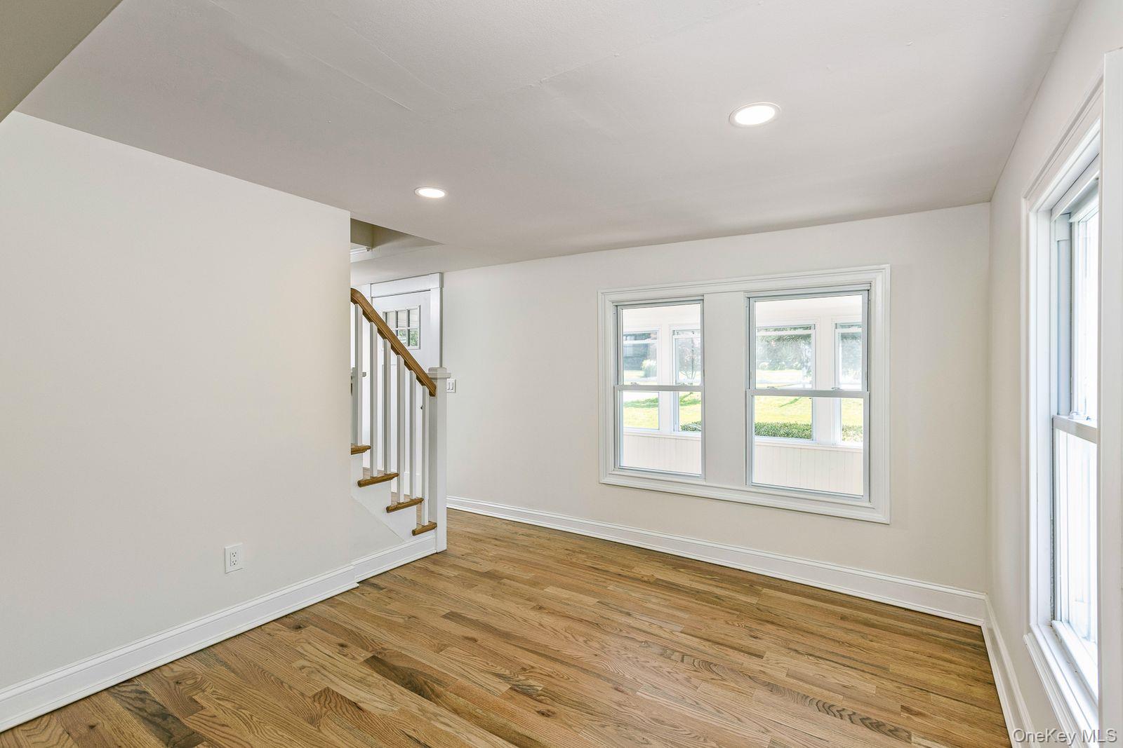 #7 photo, 48 Senix Avenue, サフォーク郡 Center Moriches , NY 11934