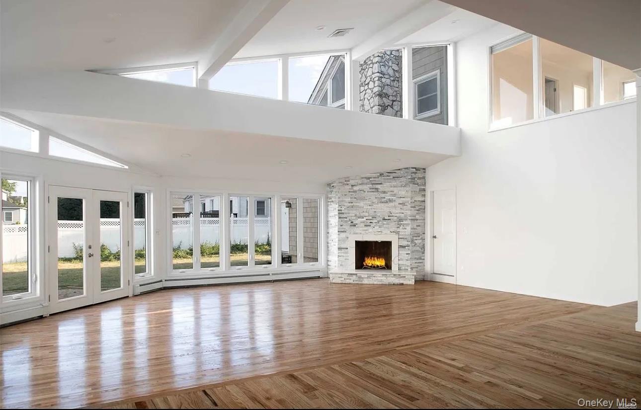 #1 photo, 4488 Merrick Road, 長島 Massapequa , NY 11758