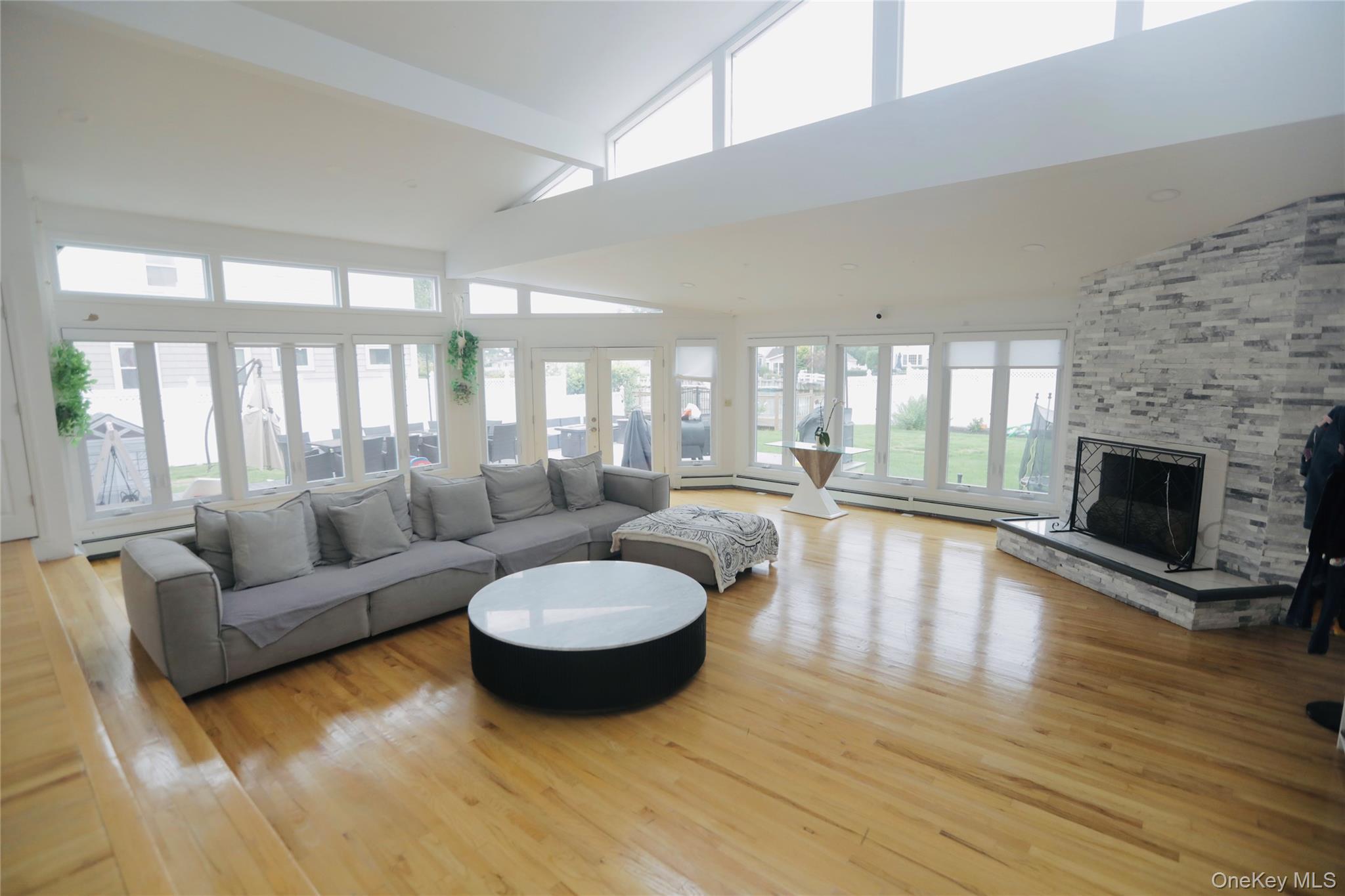 #7 photo, 4488 Merrick Road, ナッソー郡 Massapequa , NY 11758