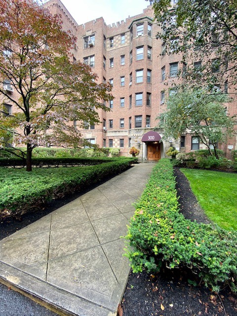 #1 photo, 311 Main St, #5F, White Plains , NY 10601