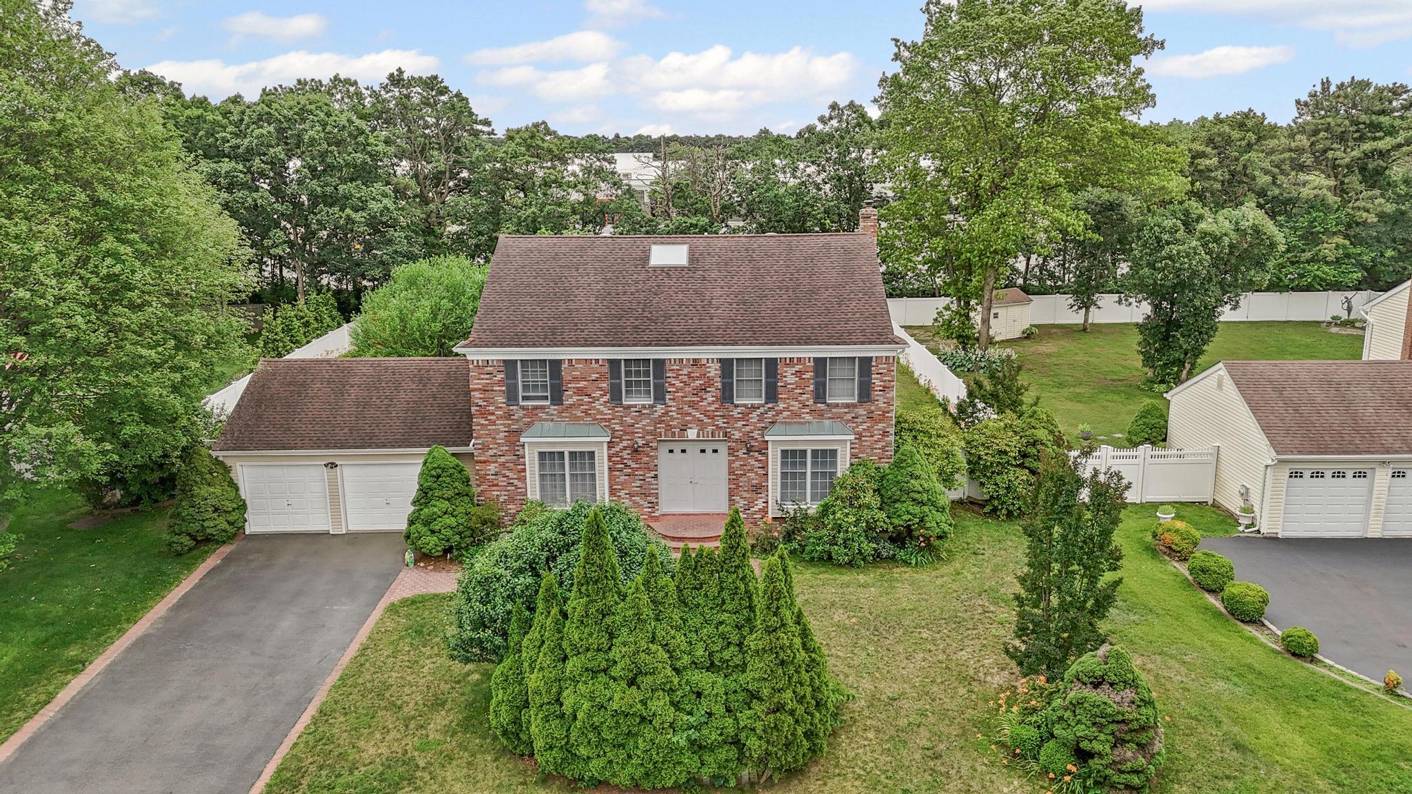 #1 photo, 30 Ashford Drive, 東長島 Bohemia , NY 11716