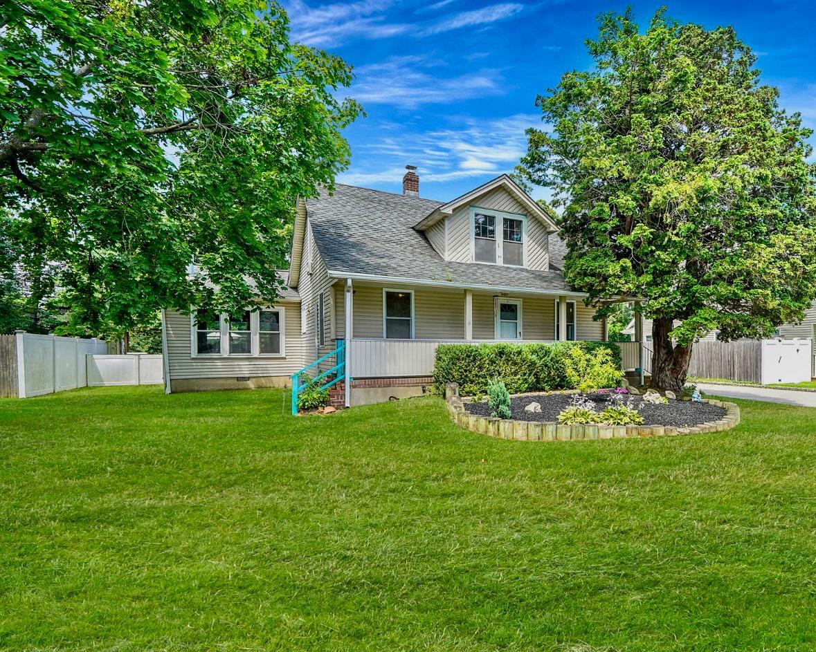 #1 photo, 41 Oak Street, 東長島 艾斯利普 Islip , NY 11751