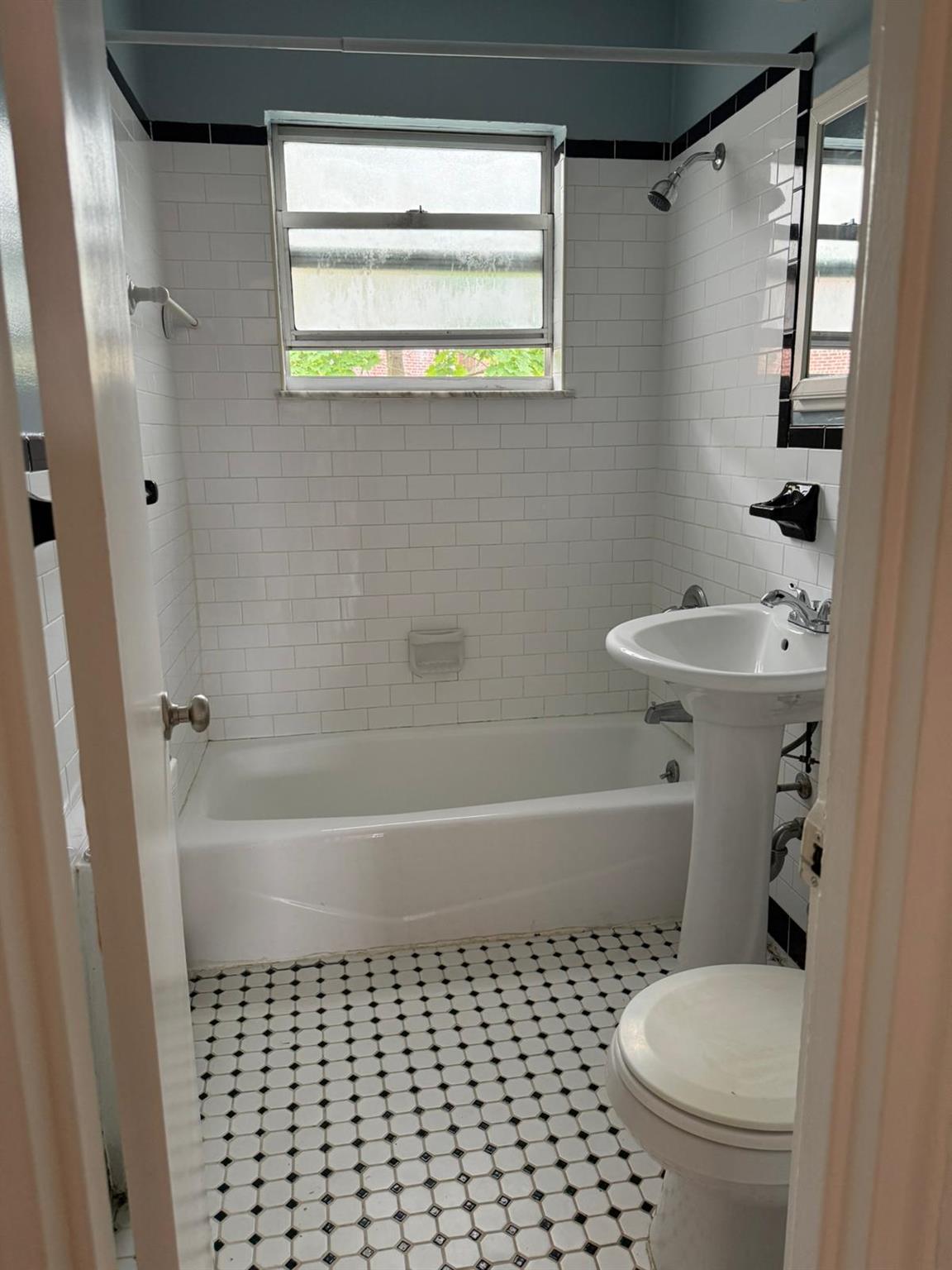 #1 photo, 205 West Post Road, 紐約州 White Plains , NY 10606