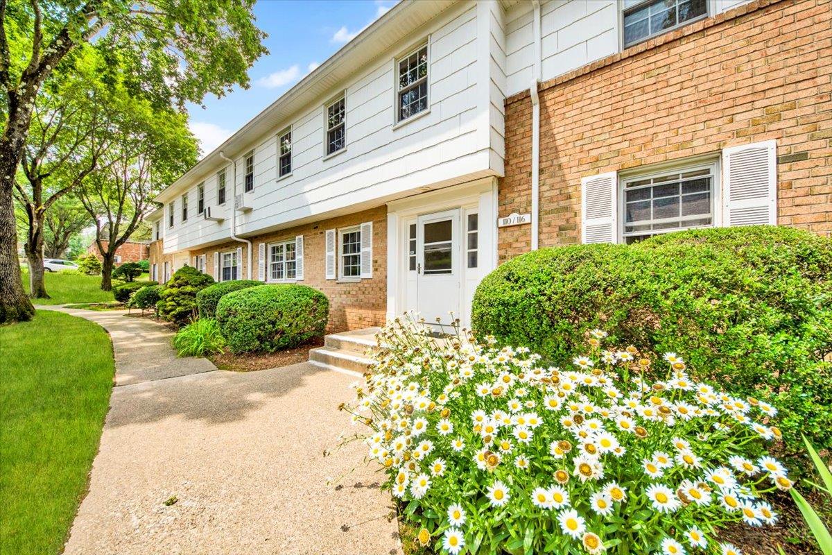 #1 photo, 110 Parkside Drive, 紐約州 Suffern , NY 10901