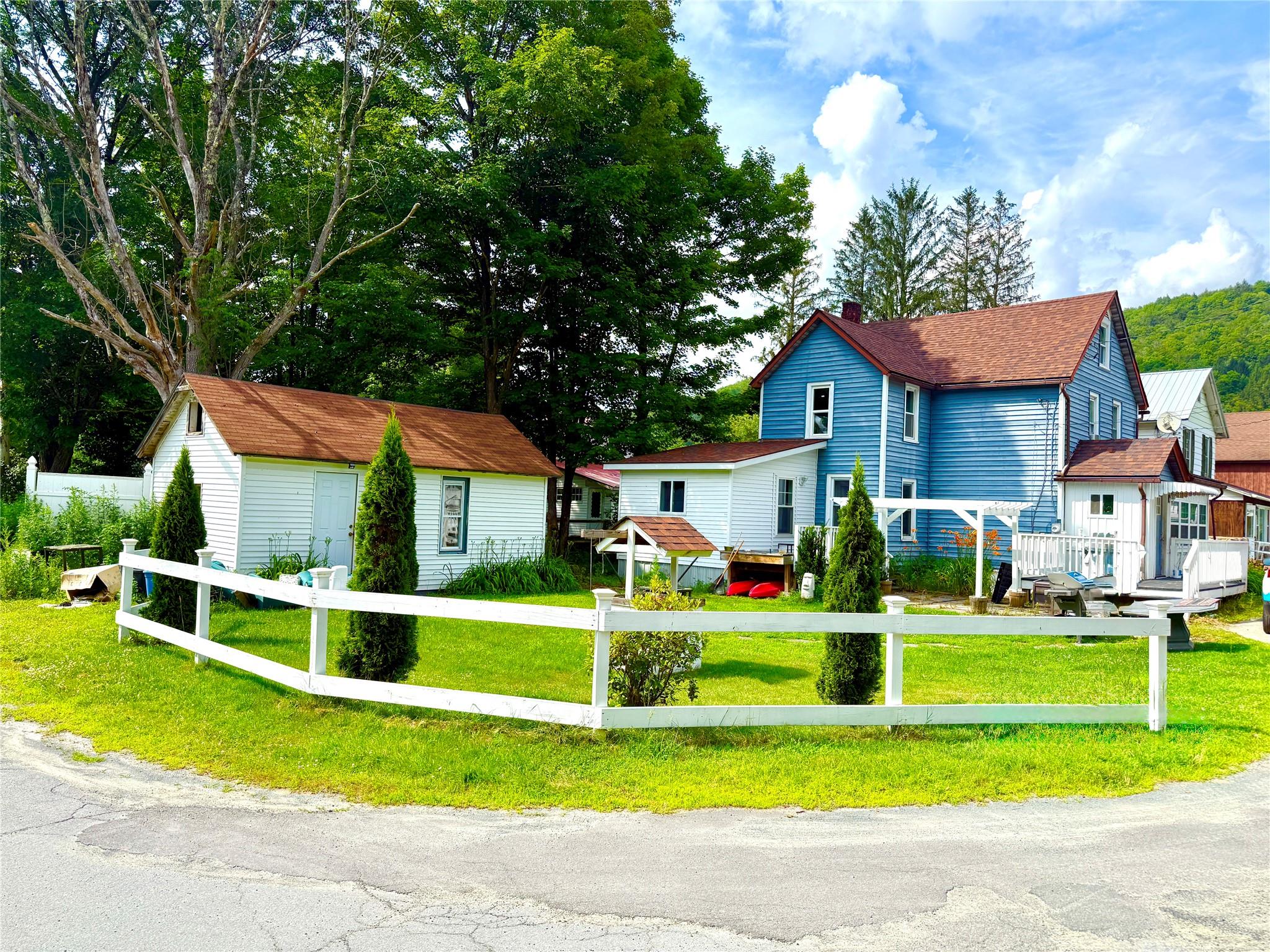 #1 photo, 61 Cottage Street, 紐約州 Roscoe , NY 12776